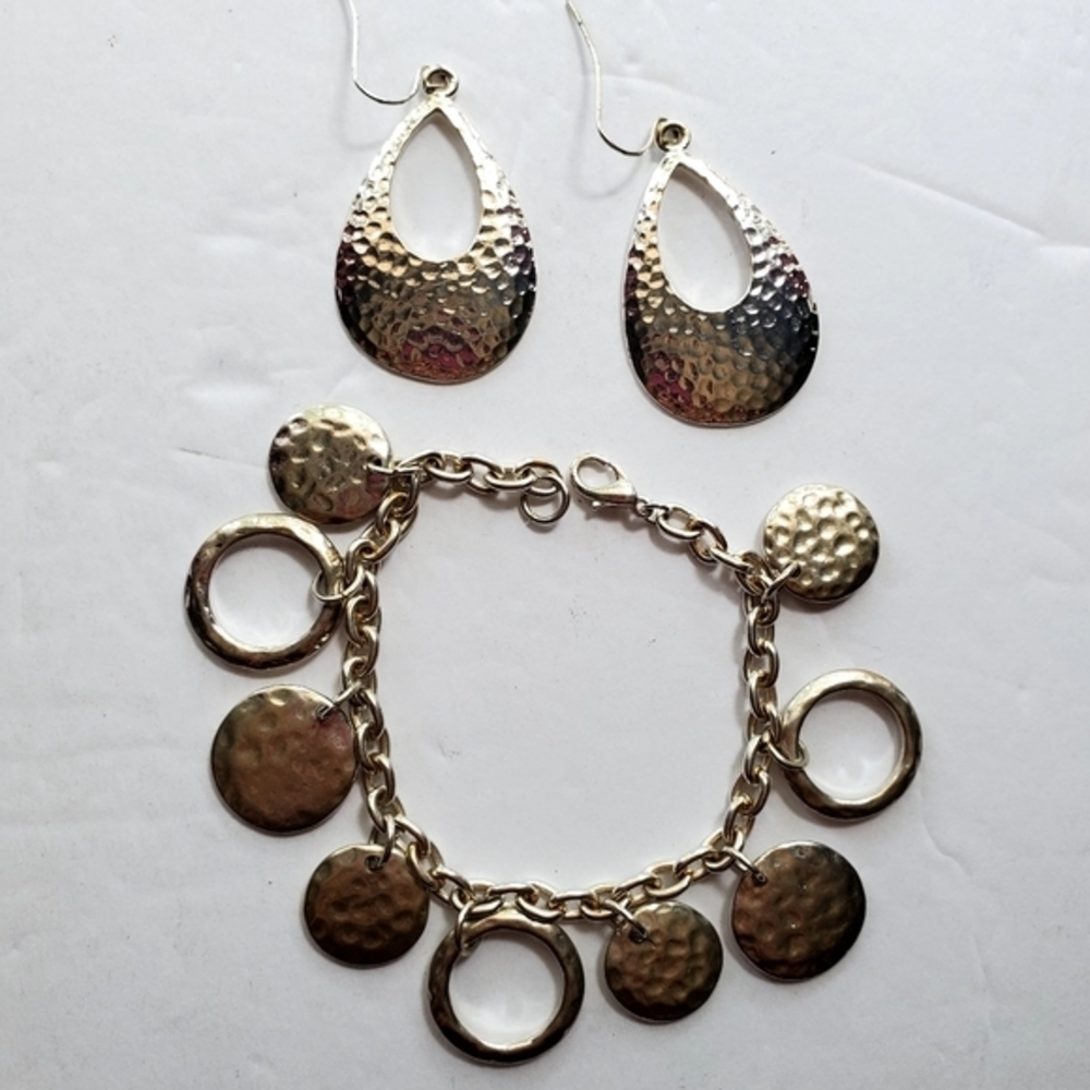 Women's Faux Silver Hammered Pierced Earrings & Bracelet Set‎
